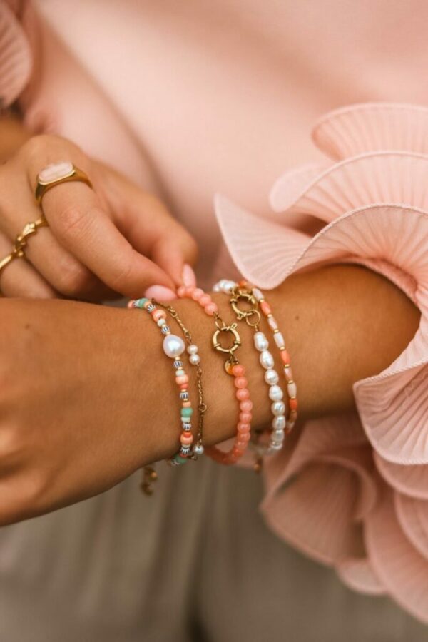 Pastel pink beads bracelet gold