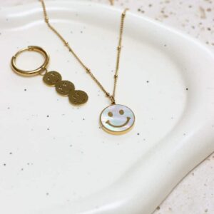 Shiny smiley necklace gold